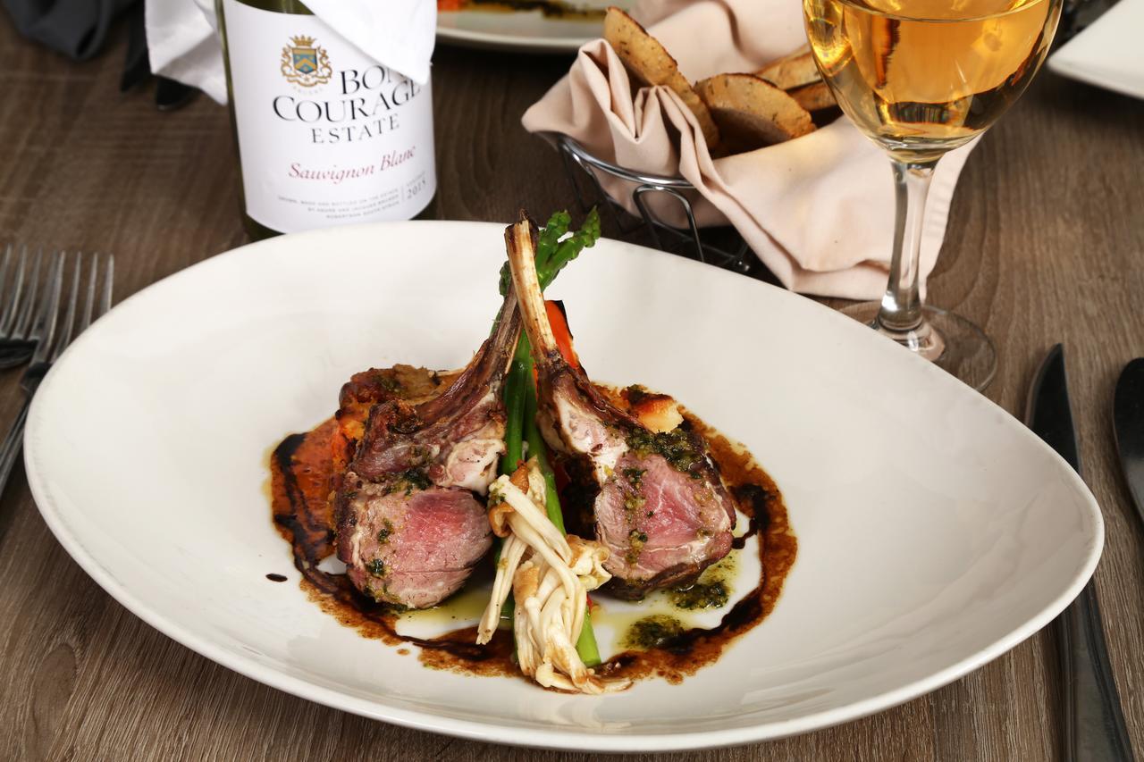 Sir Sam'S Inn & Spa (Adults Only) 핼리버튼 외부 사진